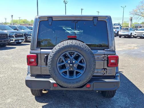 Granite Crystal Clearcoat Metallic 2026 Jeep Wrangler Sport