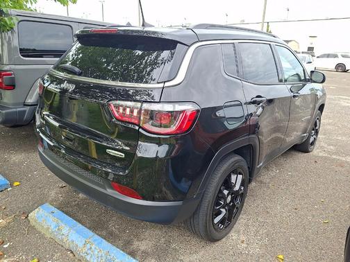 Diamond Black 2023 Jeep Compass Latitude Lux