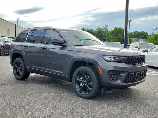 2024 Jeep Grand Cherokee Laredo
