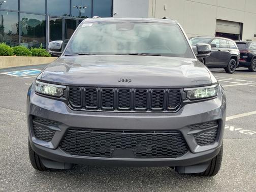 2024 Jeep Grand Cherokee Laredo