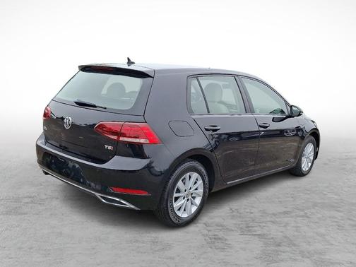 2018 Volkswagen Golf TSI S