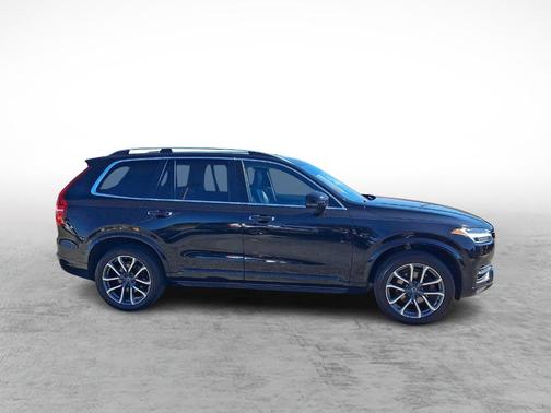 Onyx Black Metallic 2018 Volvo XC90 T5 Momentum