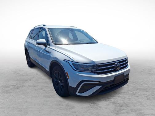 Pure White 2024 Volkswagen Tiguan 2.0T SE