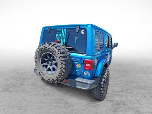 Bikini Pearlcoat 2020 Jeep Wrangler Unlimited Sahara