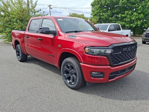 Molten Red Pearlcoat 2027 RAM 1500 Big Horn/Lone Star