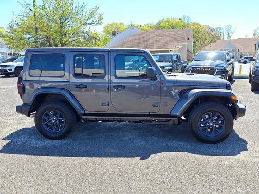 Granite Crystal Clearcoat Metallic 2026 Jeep Wrangler Sport