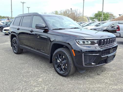 Diamond Black 2026 Jeep Grand Cherokee L Laredo