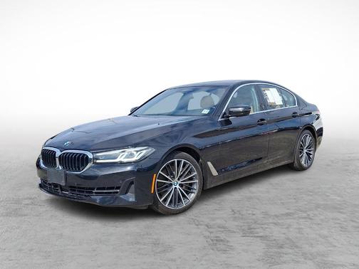 Black Sapphire Metallic 2022 BMW 540 i xDrive
