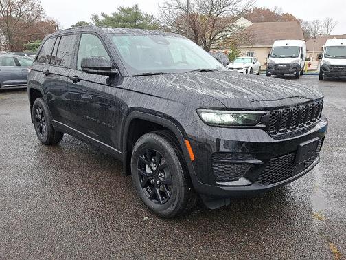 2025 Jeep Grand Cherokee Laredo