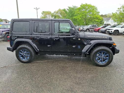 Black Clearcoat 2026 Jeep Wrangler Sport