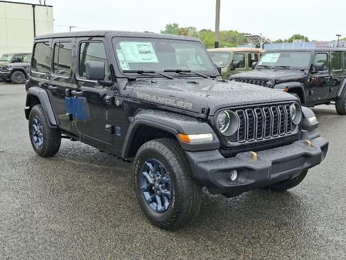 Black Clearcoat 2026 Jeep Wrangler Sport
