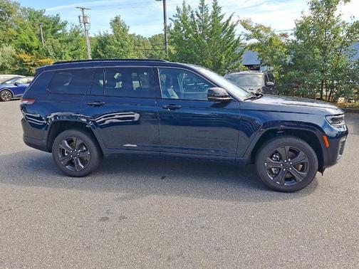 Fathom Blue Pearlcoat 2027 Jeep Grand Cherokee L Limited
