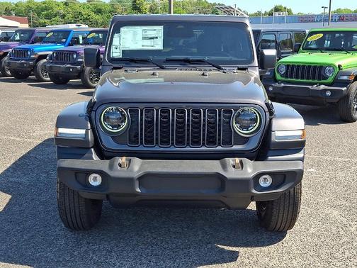 Granite Crystal Clearcoat Metallic 2026 Jeep Wrangler Sport