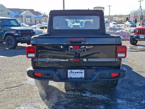 2026 Jeep Gladiator Sport