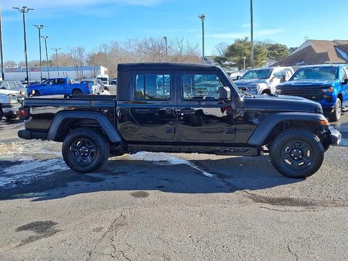 2026 Jeep Gladiator Sport