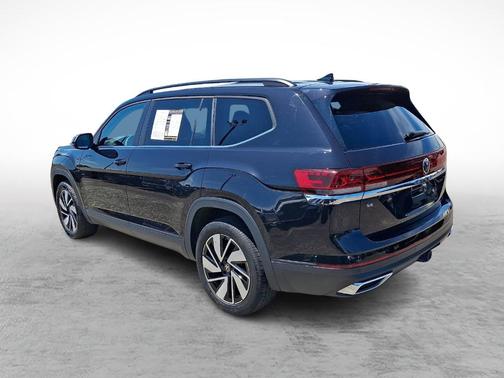 Deep Black Pearl Effect 2025 Volkswagen Atlas 2.0T SE w/Technology