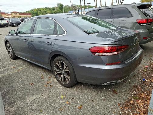 2022 Volkswagen Passat 2.0T SE