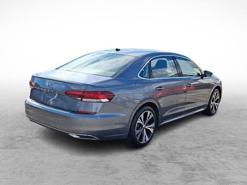2022 Volkswagen Passat 2.0T SE
