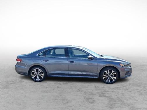 2022 Volkswagen Passat 2.0T SE