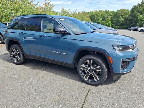 Steel Blue 2027 Jeep Grand Cherokee Limited