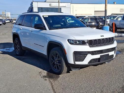 2026 Jeep Grand Cherokee Laredo