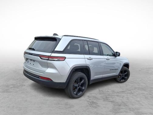 Silver Zynith 2023 Jeep Grand Cherokee Altitude