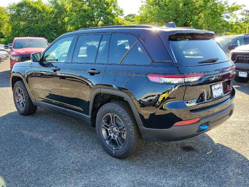 2024 Jeep Grand Cherokee 4xe Trailhawk