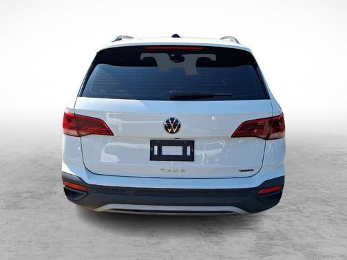 Pure White 2022 Volkswagen Taos 1.5T S