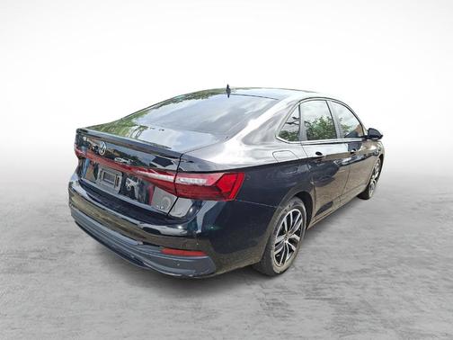 Deep Black Pearl Effect 2025 Volkswagen Jetta 1.5T SE