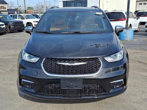 Diamond Black 2026 Chrysler Pacifica Pinnacle