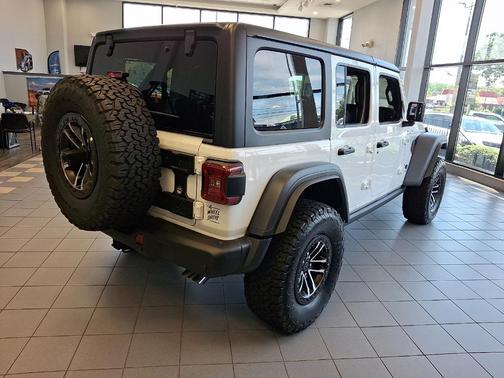 Bright White Clearcoat 2026 Jeep Wrangler Moab 392