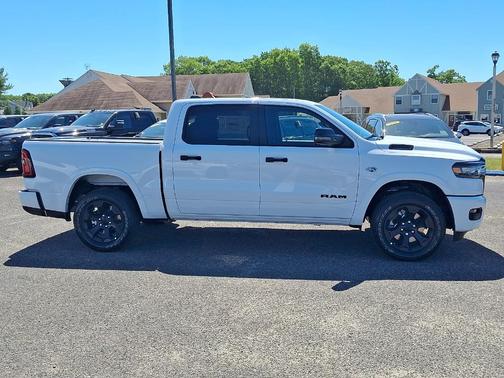 Bright White Clearcoat 2026 RAM 1500 Big Horn/Lone Star