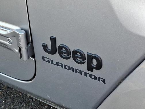 2020 Jeep Gladiator Sport