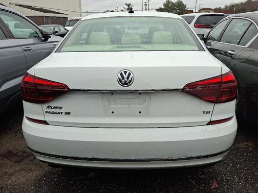 2017 Volkswagen Passat 1.8T SE