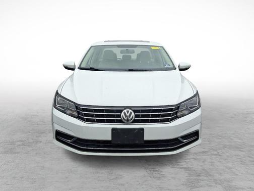 2017 Volkswagen Passat 1.8T SE