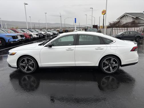 2024 Honda Accord Hybrid 