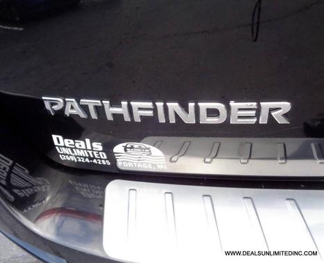 2017 Nissan Pathfinder SV