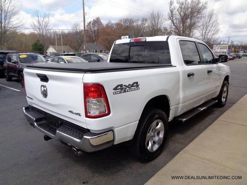 Bright White Clearcoat 2023 RAM 1500 Big Horn/Lone Star