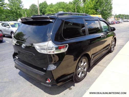 Black 2013 Toyota Sienna SE