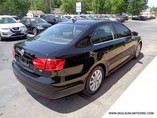 Black Uni 2014 Volkswagen Jetta Auto SE w/Connectivity