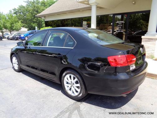 Black Uni 2014 Volkswagen Jetta Auto SE w/Connectivity
