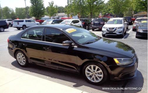 Black Uni 2014 Volkswagen Jetta Auto SE w/Connectivity