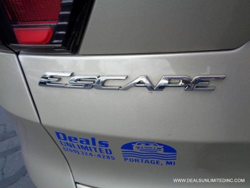 Tan 2017 Ford Escape SE