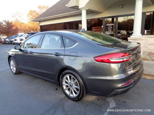 2020 Ford Fusion SE