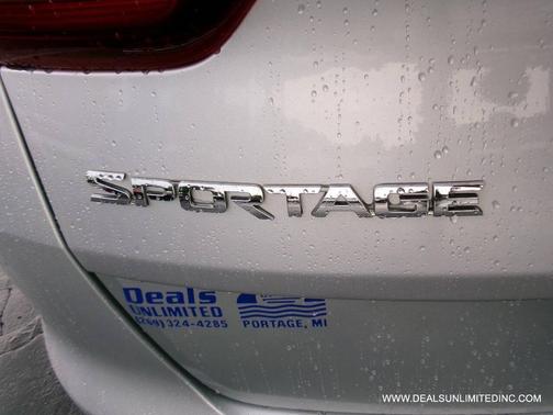 Sparkling Silver 2020 Kia Sportage LX