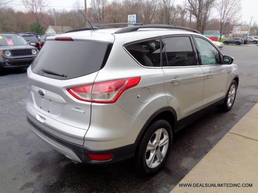 Ingot Silver Metallic 2014 Ford Escape SE