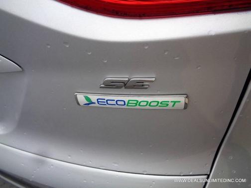 Ingot Silver Metallic 2014 Ford Escape SE