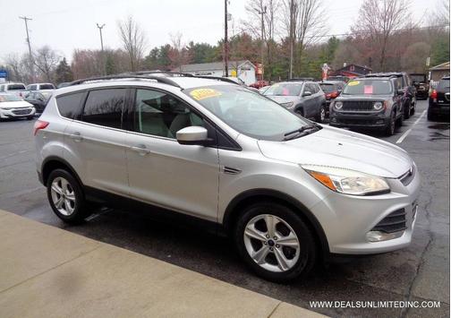 Ingot Silver Metallic 2014 Ford Escape SE