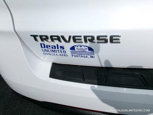 Summit White 2017 Chevrolet Traverse LS