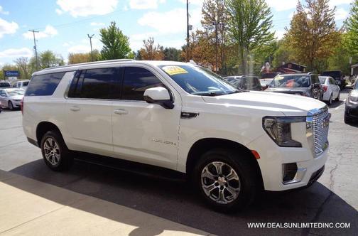 White 2021 GMC Yukon XL SLE